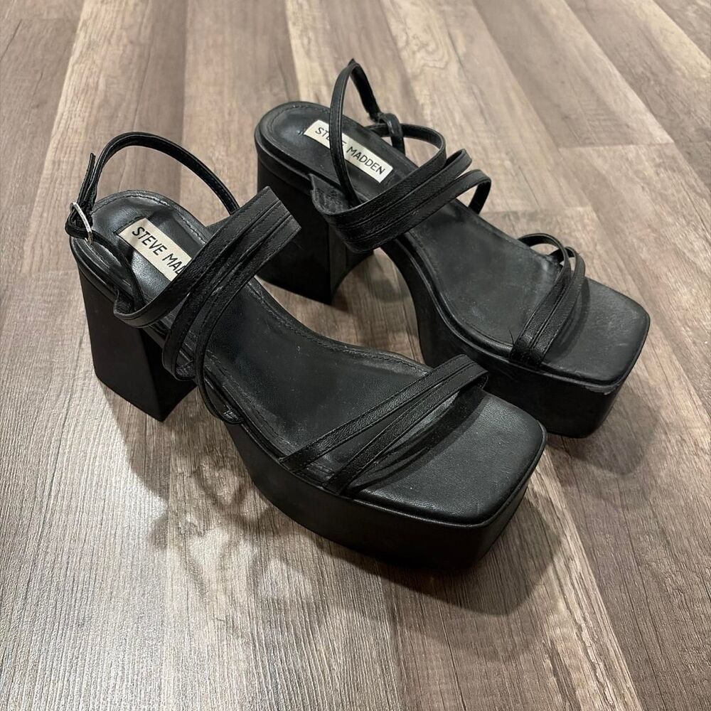 Steve Madden Bossy Platform Sandals